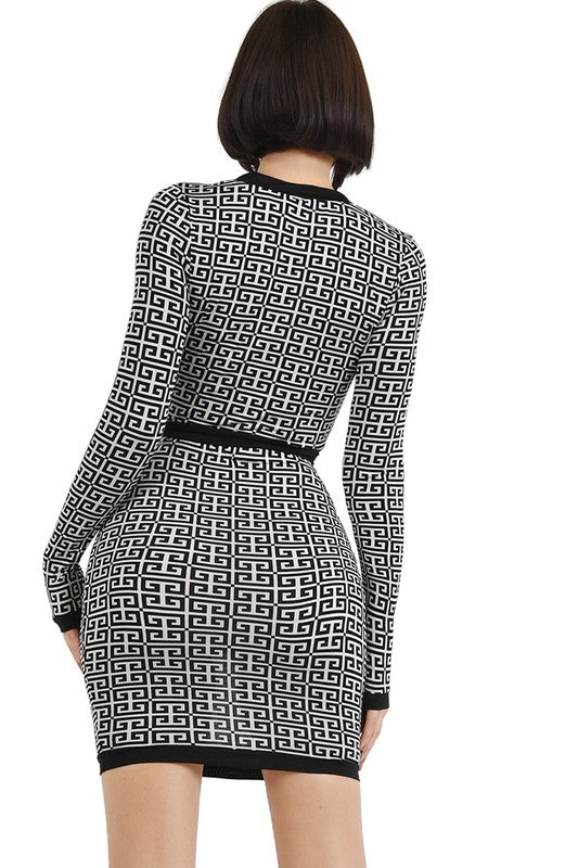 LONG SLEEVE GEO PATTERN